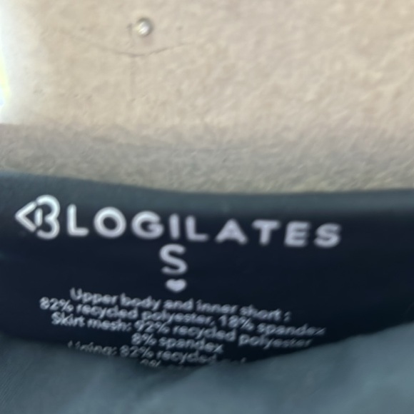 Elegant Black Mini Dress - Picture 10 of 11